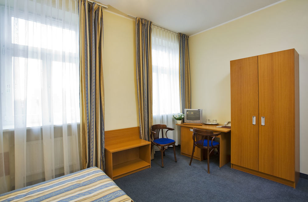 Hotel Irina 3*